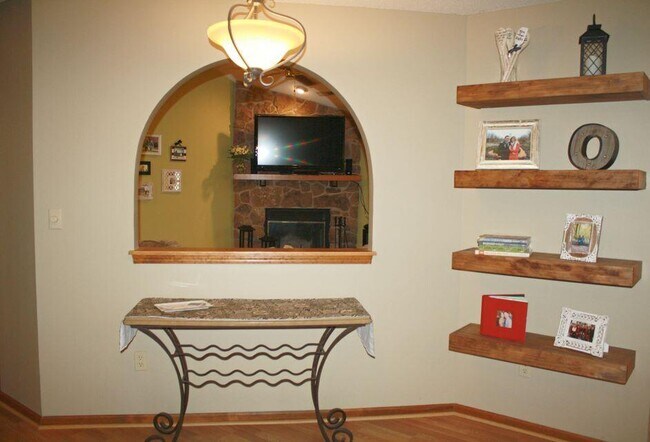 Foto del edificio - 3700 Falmouth Dr