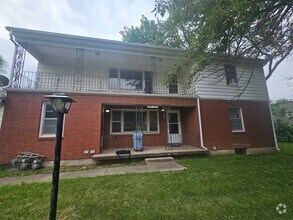 Building Photo - 800-802 E 75th Terrace