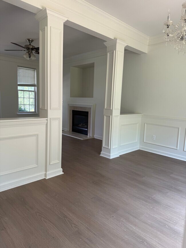 Foto del edificio - 4101 Woodbury Terrace NW
