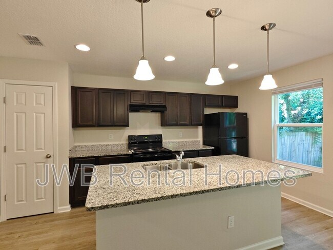 Building Photo - 2062 Wright Ave
