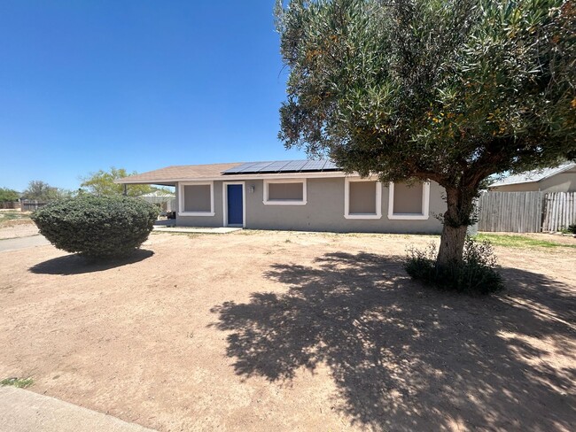 Building Photo - Remodeled 4 bed 2 bath home