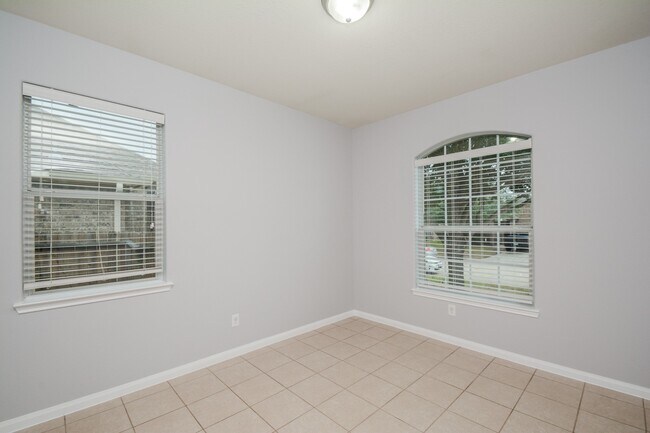 Foto del edificio - 30915 W Lost Creek Blvd