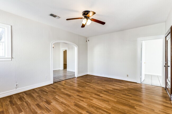 Building Photo - 3017 Avenue G
