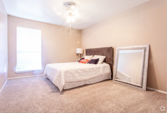 Bedroom - La Cordoba Apartments