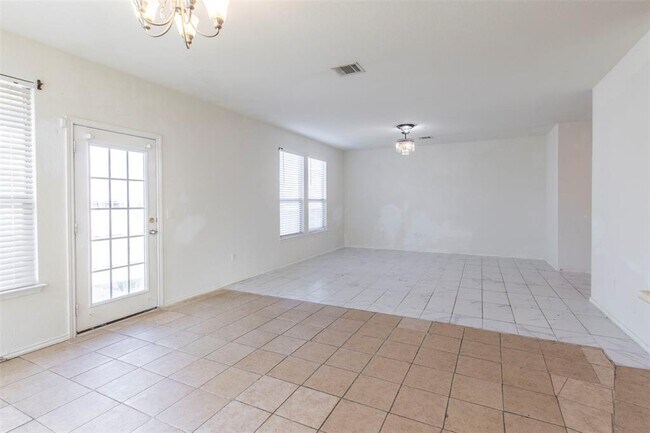 Building Photo - 809 Sawbuck Dr