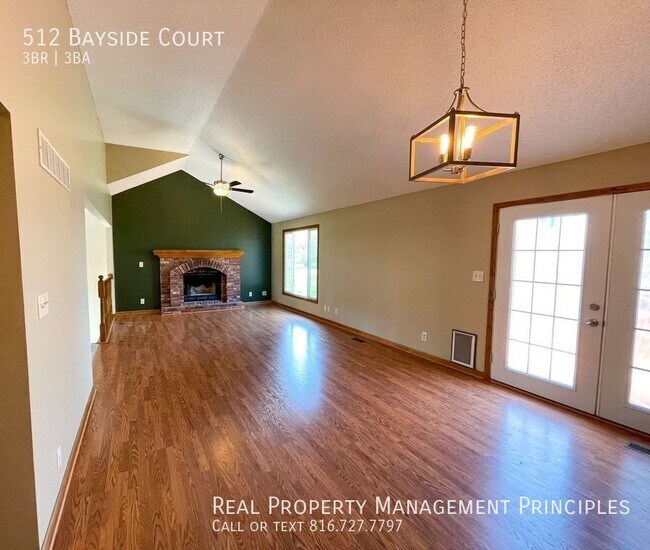 Foto del edificio - 512 Bayside Ct