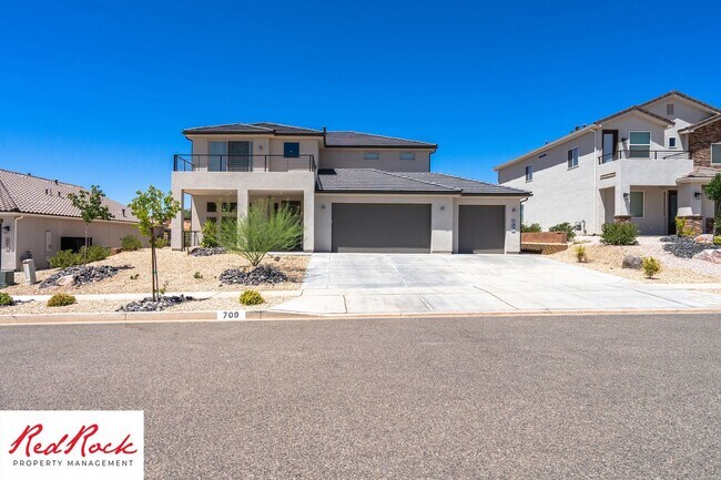 Foto del edificio - Stunning 4 Bedroom Home. Dog friendly!