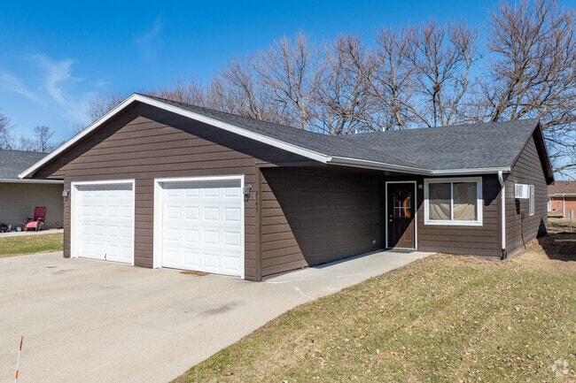 Building Photo - Cedar Pointe by Kading