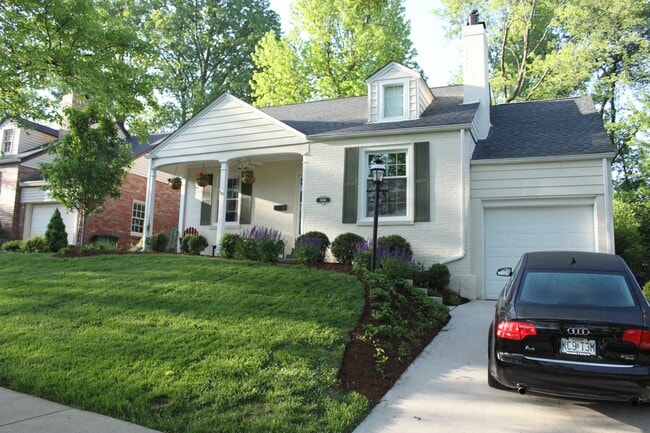 Building Photo - 8666 Rosalie Ave Building Photo - 8666 Rosalie Ave