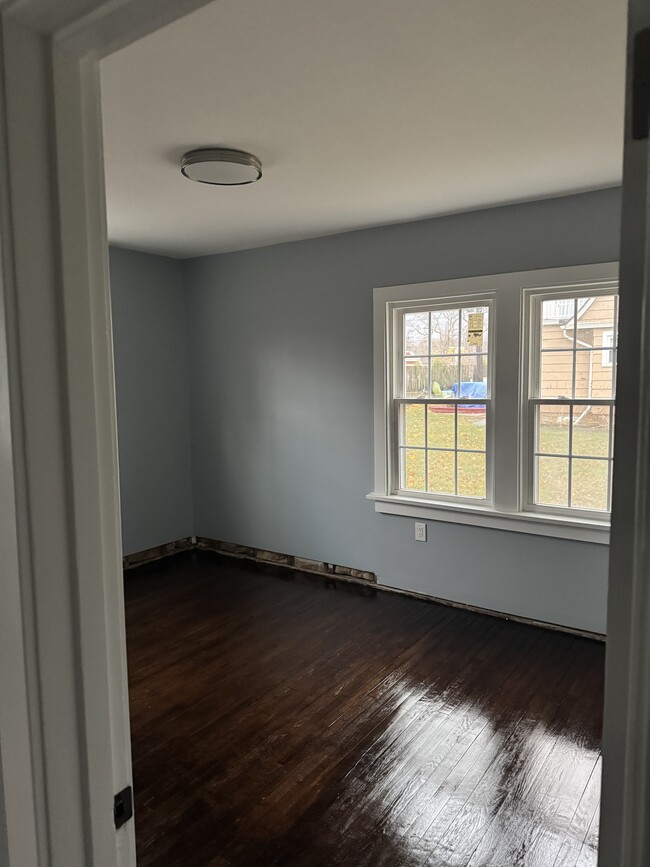 Living Room - 17107 Kenyon Rd