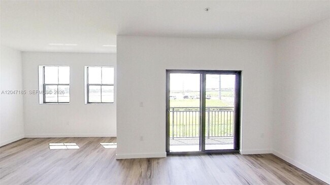 Foto del edificio - 15650 SW 136th St