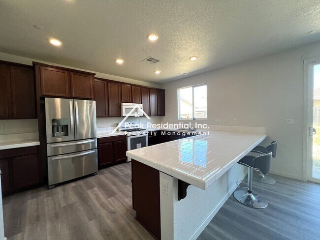 Foto del edificio - Spacious 5bd/3ba Stockton Home!