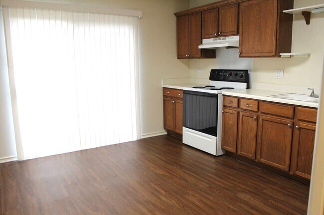 Building Photo - 1319 CARMEL OAKS