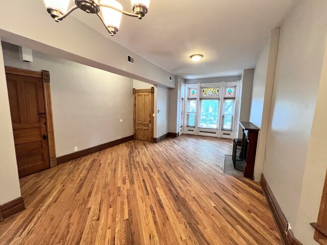 Foto del edificio - 2240 N Halsted St