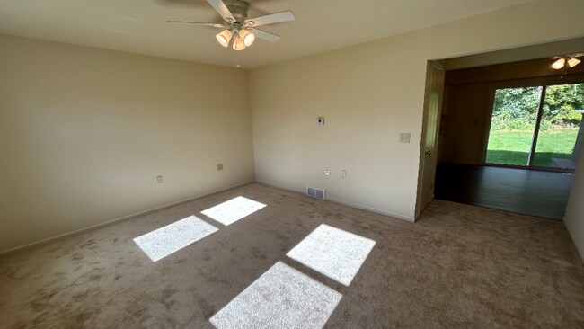 Foto del edificio - 249 Mercer Ave