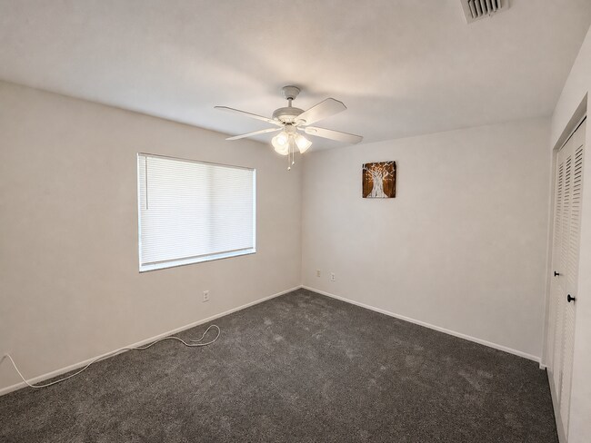 Foto del edificio - Condo in Gated Winterset