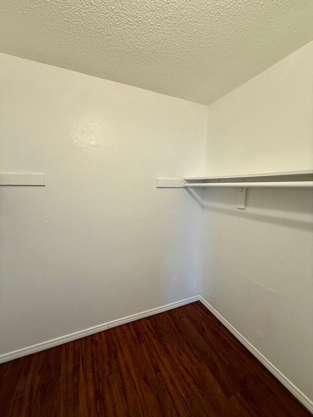 Building Photo - 16615 S Denver Ave