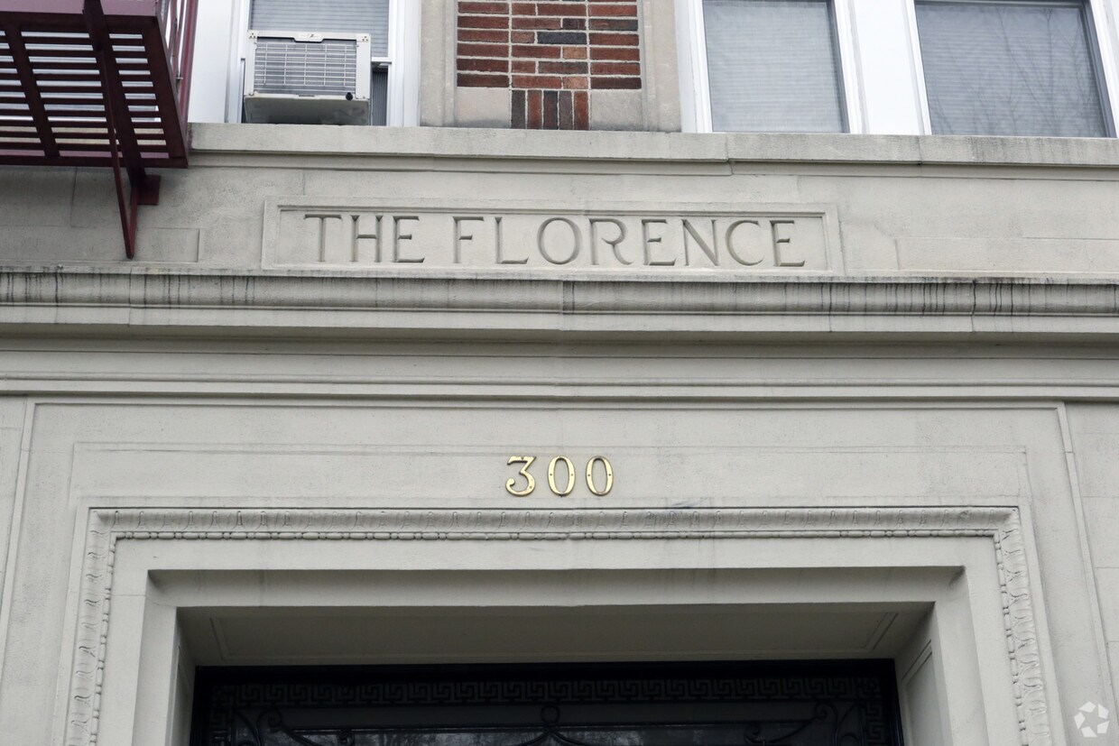 Foto del edificio - 300 Carteret Pl