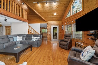 Building Photo - 5000 Gahan St NE