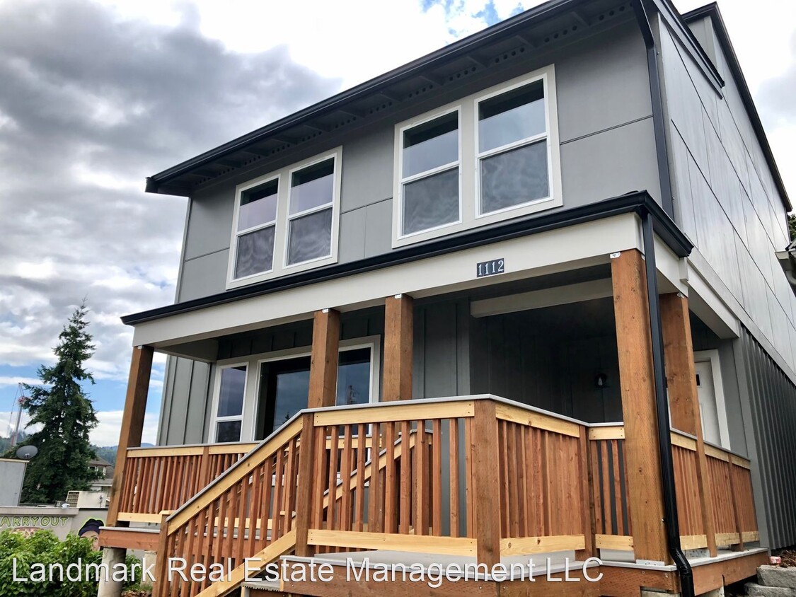 Primary Photo - 7 br, 3 bath House - 1112 E Maple Street