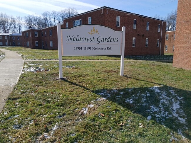 Building Photo - 1950 Nelawood Rd