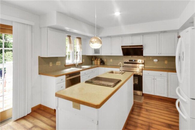 Building Photo - 3318 Brynwood Dr