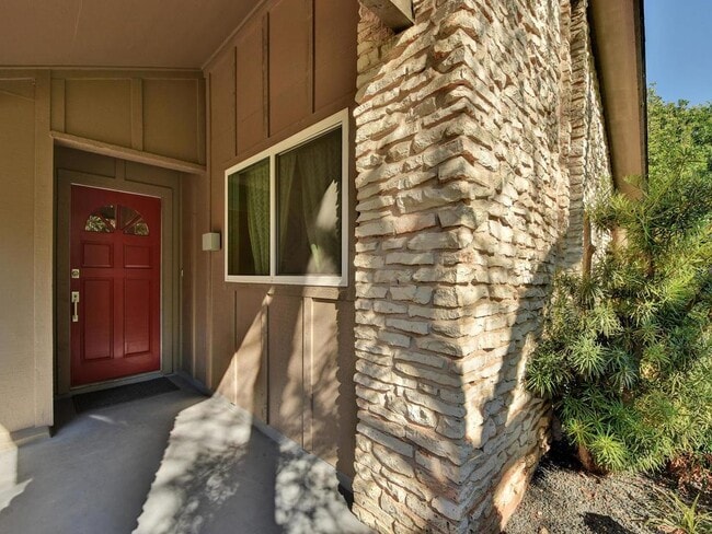 Building Photo - 5320 Presidio Rd