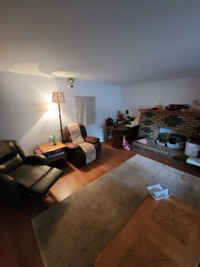 Building Photo - 10 Ridgewood Dr