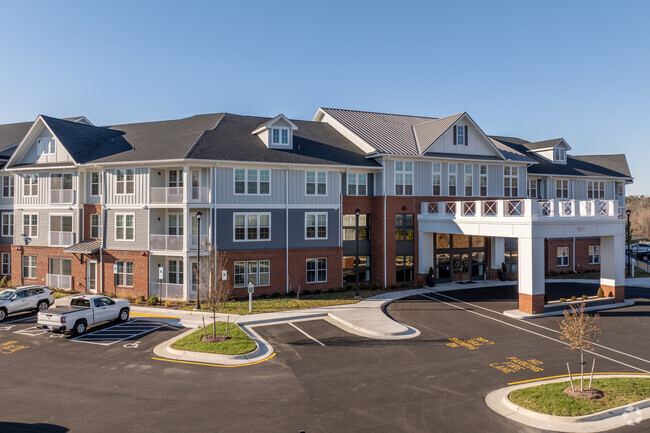 6050 Harbour Green Dr - Lake Forest at Swift Creek