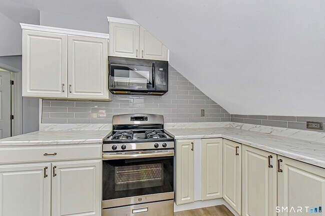 Foto del edificio - 463 Wilmot Ave