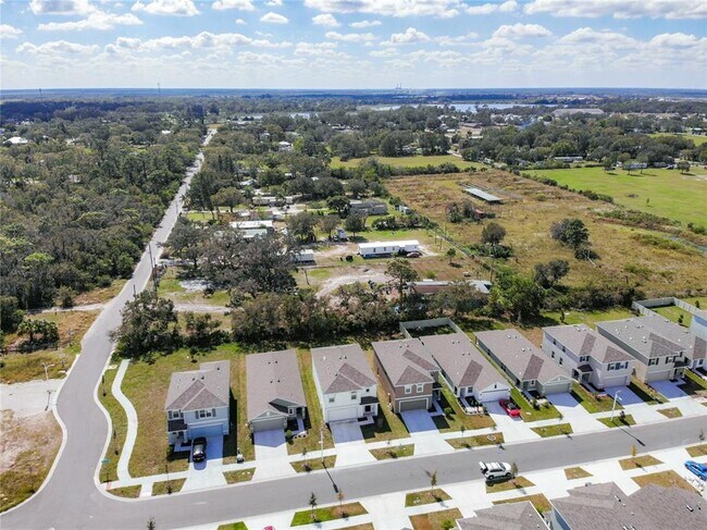 Foto del edificio - 5581 Logan Cave Ave