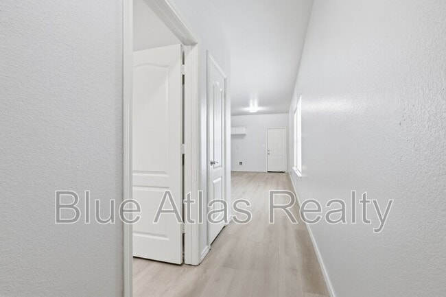 Building Photo - 908 Drexel St