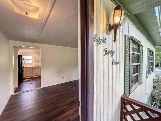 Building Photo - 831 Wolf Trail