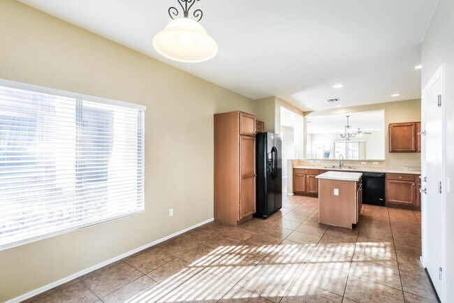 Foto del edificio - 526 W Calle Sombra Linda