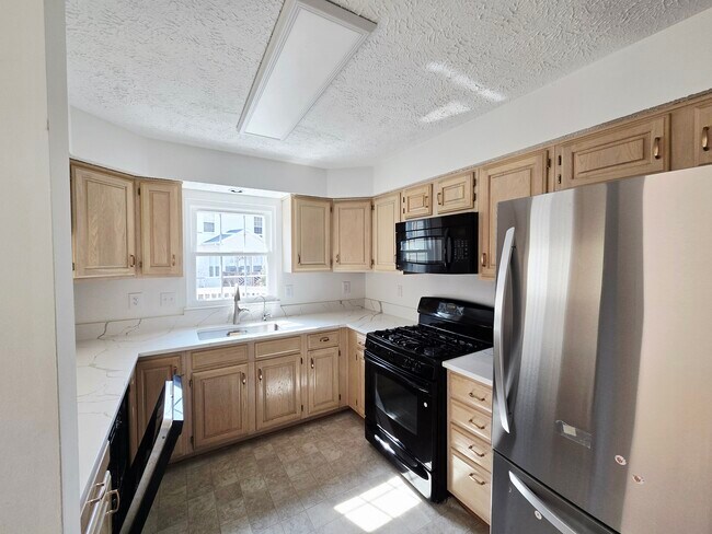 Foto del edificio - 18636 Clovercrest Cir