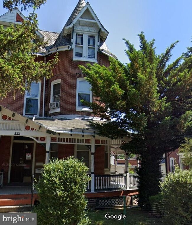 Building Photo - 833 W Marshall St
