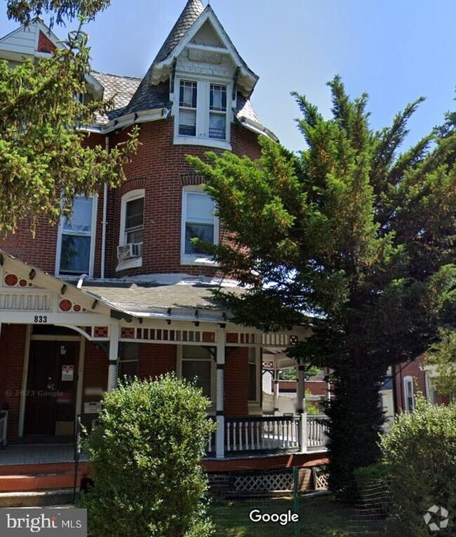 Building Photo - 833 W Marshall St