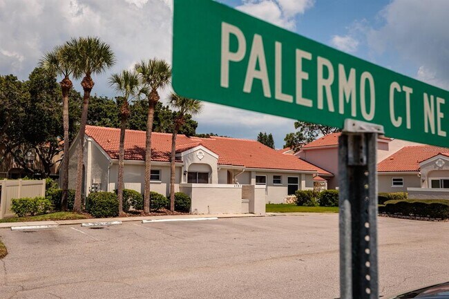 Foto del edificio - 4787 Palermo Ct NE