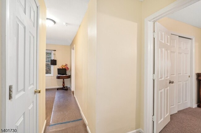 Foto del edificio - 53 Poplar Ave