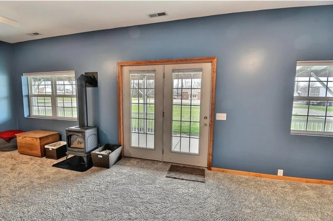 Building Photo - Three Bedroom Single Family Home in Flora ...