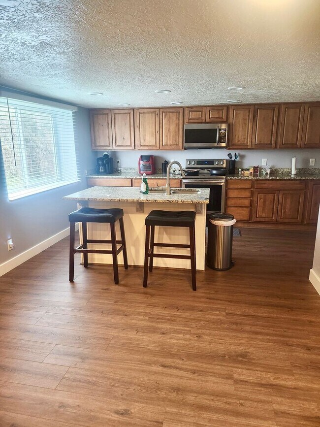 Foto del edificio - 4 Bed/2 Bathroom house in Farr West