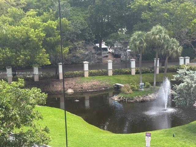 Foto del edificio - 18181 NE 31st Ct