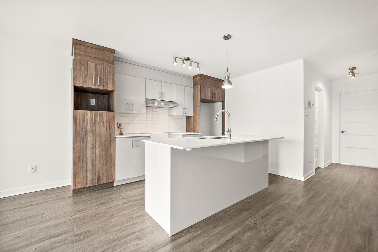 Primary Photo - 350 rue Angele-Chartrand