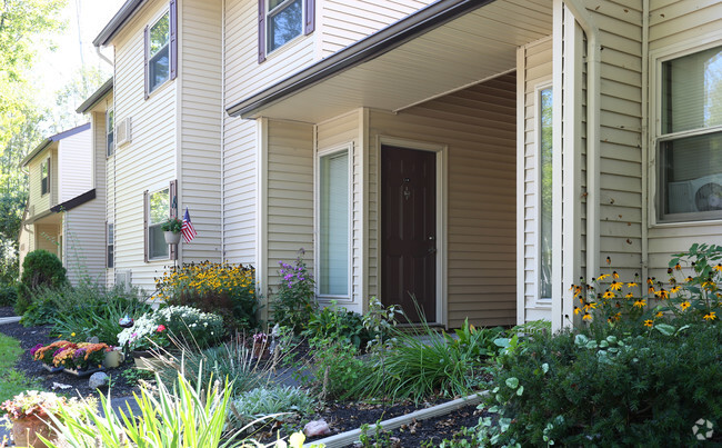 Entrance - Greenway Apartments