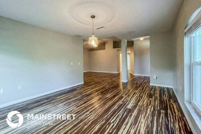 Building Photo - 2712 Lucaya Ave