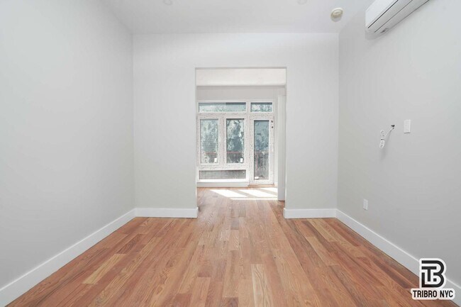 Foto del edificio - Available