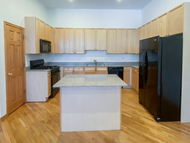 Foto del edificio - 2539 N Southport Ave