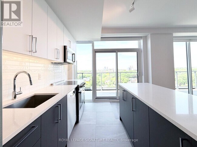 Photo du bâtiment - 664 Spadina Ave.