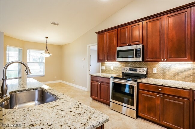 Foto del edificio - 229 NE 7th Pl