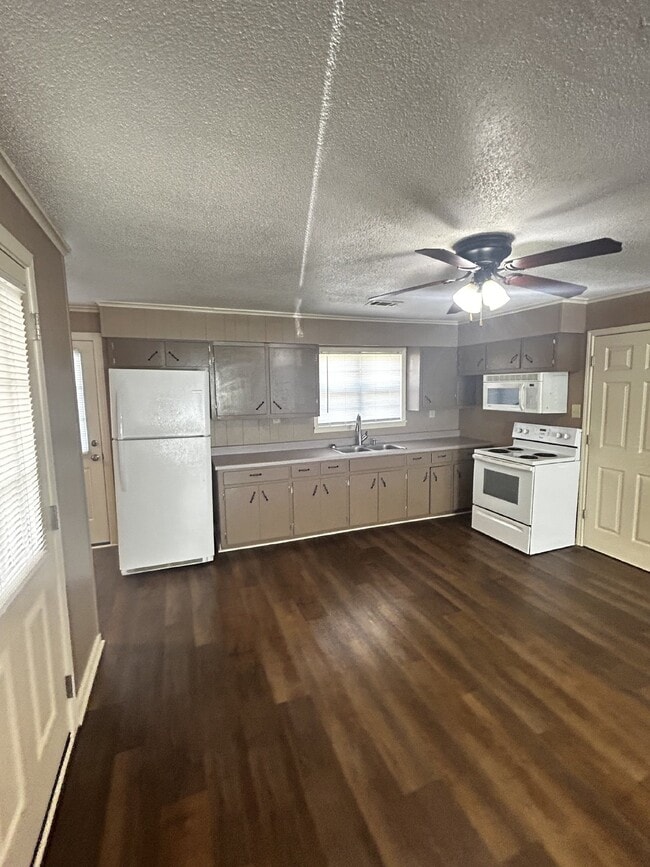 Foto del edificio - 451 Mill St